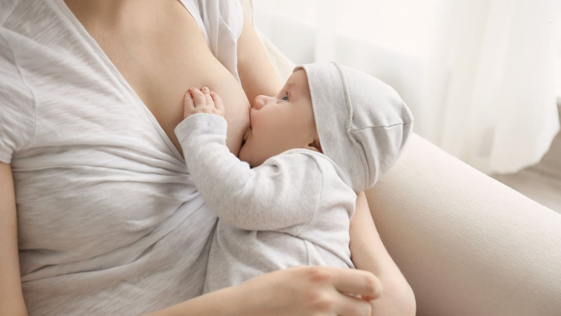 Dein Baby richtig anlegen beim Stillen: So klappt es schmerzfrei